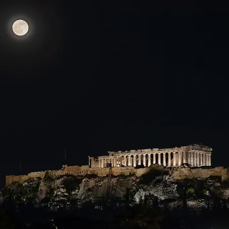 Acropolis Star Apartment